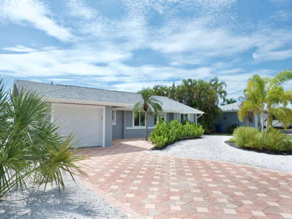 Luxury Canal Front Property with Private Pool - Perfect Coastal Retreat
